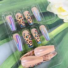 Uñas postizas cuadradas medianas con diseños de Glow Haven, uñas falsas acrílicas de longitud media con forma cuadrada, uñas en forma de ataúd cortas artificiales con encantos, adhesivo para uñas postizas para mujeres y niñas (CY1040) - Línea dorada y diamantes de imitación azules - Ver 10