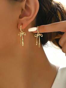 1pair Luxurious & Fashionable, Soft & Versatile Bowknot Earrings, Suitable For Daily Wear By Women