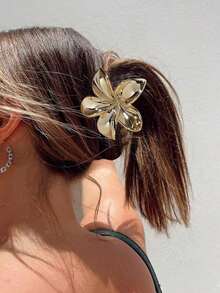 Gold/Silver Flower Shaped Hair Claw Clip, Hair Clip, Metallic Chic Hair Accessory For Updos, School Flower Piranha Summer Hair Clips Hair Jaw Clip Hair Clamps Hair Clutch Hair Catcher Clip, School Stuff, College Fall Winter Hair Accessories For Women For Vacation Outfits Woman Beach Accessories For Women - 盛開的蛋花 - 查看 2