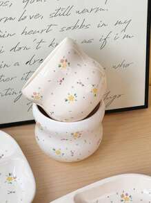 Stylish Ceramic Cup Decorated With Roses, Comfortable Coffee/Tea Cup For Home Use, High Quality And Stylish Design