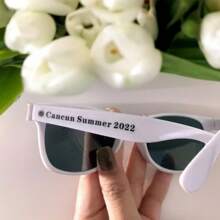 Lunettes de mode personnalisées, lunettes personnalisées en vrac, cadeaux de mariage, fêtes de mariage, cadeaux pour soirées de célibataires, 5 ou 10 paires de lunettes de mode personnalisées avec n'importe quel mot imprimé au dos. Cadeaux pour la rentrée scolaire