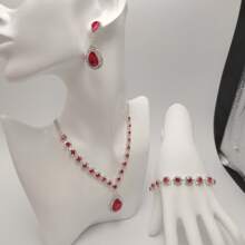 1 par de aretes + 1 collar + 1 pulsera Elegante juego de joyas chapado en plata con incrustaciones de piedras de imitación en múltiples colores para que elijas y combinar con tus atuendos diarios