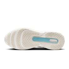 女款 Nike Air Zoom Upturn SC 休闲鞋，低帮 IB2764-101 - 白色 - 查看 3