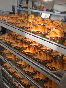 1pc, 3pcs Realistic Sandwich Bread, Fake European Croissant Bacon Bread, Food Toy Model, Window Display Decor, Photography Stage Prop, Bakery Bar Decoration, Vegetable & Bacon Filled Croissant - Veggie Bacon Croissant - View 5