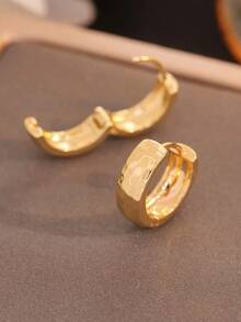 Minimalist Hoop Earrings - Yellow Gold - View 4