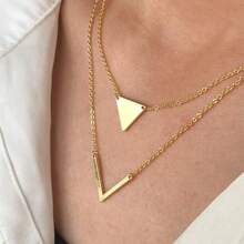 1 Stück elegante geometrische Dreieck V-förmige Anhänger Halskette, modische Schlüsselbein Kette für Frauen, fein und hochwertig, geeignet für alle Jahreszeiten, perfekt als Geschenk zum Lehrertag, Abschluss für Studenten, Freunde, Töchter