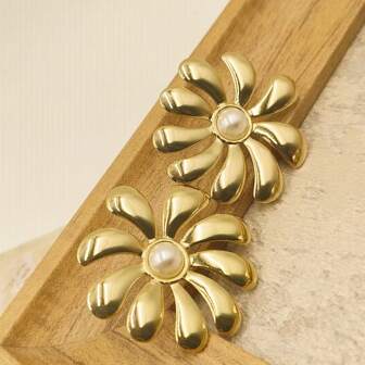 1 Pair Vintage Elegant Luxury Sunflower Petal Style Faux Pearl Inlaid Gold-Color Stud Earrings, Suitable For Women's Daily, Party, Beach, Vacation Wear
