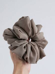 一套包含紫色、浅绿色、米黄色、棕红色、米色、粉色、大地色、灰色、棕色、白色和黑色的超大纯色雪纺发圈，适合女性日常佩戴，可搭配头巾，也可作为发绳、发饰、发圈或马尾辫发圈使用。 - 彩色 - 查看 15