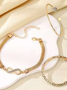 Set de 3 brazaletes elegantes y retro con cristales . Incluye pulseras ajustables con forma de corazón y símbolo del infinito. Brazaletes de aleación abiertos, adecuados para uso diario y como regalo. Colección de joyas para todas las estaciones, apropiada para uso diario de la mujer, regalos festivos, para familia y amigos