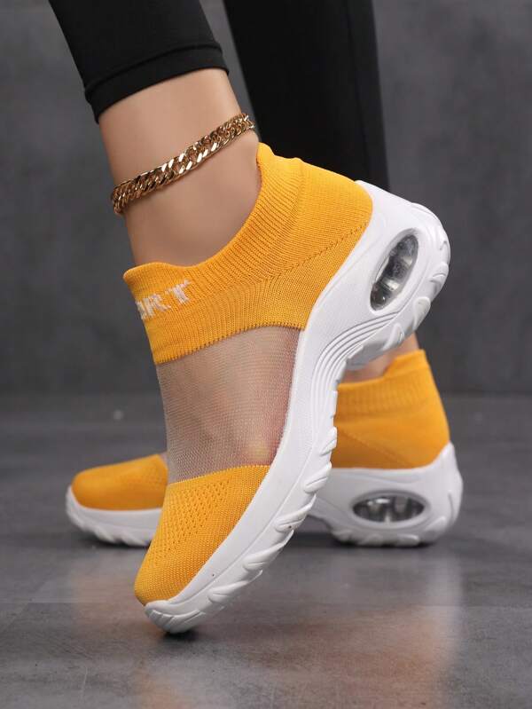 Zapatillas de mujer de talla 35-42, nuevas zapatillas slip-on de malla, zapatillas con suela gruesa para sacudir, zapatos calcetín transpirables, mocasines casuales