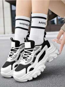 Couples Chunky Sneakers, Mesh Breathable Thick Sole Casual Athletic Shoes, Non-Slip Wear-Resistant, Suitable For All Seasons - Black - View 1