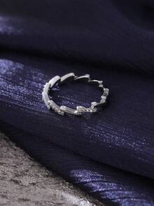 Tkool 1 件微镶嵌锆石不对称波浪戒指，女士订婚戒指