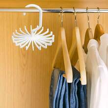 1/3 件 360° 旋转领带架，带 20 个爪子 - 多用途衣架，适用于皮带、围巾、领带、项链 | 节省空间的衣柜和衣橱整理器，适用于家庭存储 - 彩色 - 查看 2