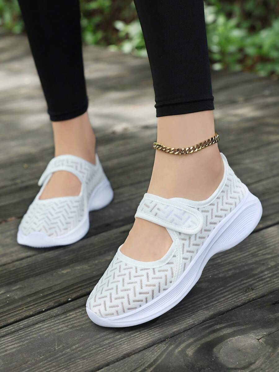 女士透气网眼一脚蹬休闲鞋，宽松版型，适合妈妈 - 白色 - 查看 1