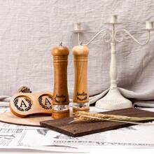 1Set Personalised Wooden Salt & Pepper Grinder,Solid Wooden Grinder,Salt Or Pepper Mill,Manual Spice Crusher Kitchen Utensils,Pepper Shaker,Gifts