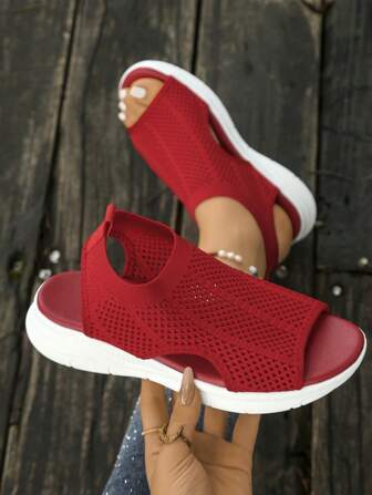 Cross-Border European And American Style Spring/Summer Fashionable Soft Knitted Breathable Flat Sandals, Casual Plus Size Beach New Women Shoes
