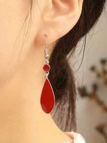1 对简约法式水滴吊坠耳环，适合女士佩戴，适合派对、度假、通勤、休闲穿着，可作为礼物