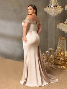 Vestido de satén de hombros descubiertos elegante con collar de lentejuelas brillantes y abertura en el dobladillo de Faeriesty Curve Plus | Lujoso aspecto contemporáneo de noche