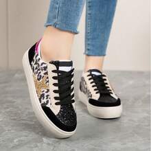 2025 Autumn New Lightweight Vulcanized Shoes, Non-Slip Soft Bottom Women Casual Thick Sole Sneakers, Fashion Star Design - Black and White - View 2