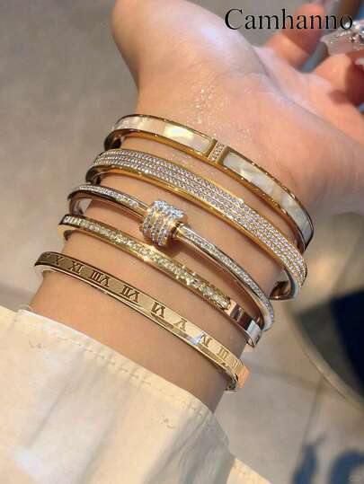 Camhanno 5件套优雅金色不锈钢手链套装，独特设计，情侣理想之选，也是完美的日常配饰礼品。