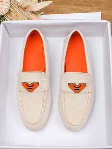 女士平底乐福鞋低帮酒红色、安哥拉红、藏青色、宝蓝色，2025年夏季新款莫卡辛鞋，户外运动办公室工作鞋，休闲软底英伦风平底鞋，大码41-43 - 糯米白色 - 查看 2