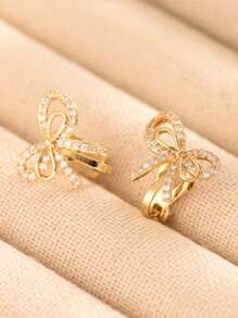 2 piezas de dulces y suaves ganchos de oreja con lazo, incrustados con circonia de cobre, delicados y versátiles. Los que tienen los oídos perforados pueden usarlos, con almohadillas de silicona brillantes, adecuados para cualquier ocasión y también pueden usarse como regalo para amigos y parejas