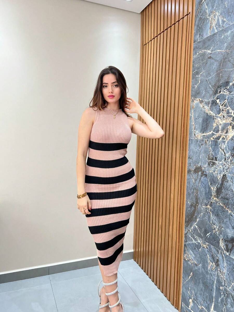 Elegant Women's Long Midi Dress With High Neck Knit