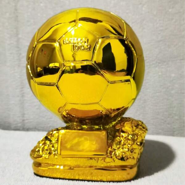 1 pièce Trophée de football en résine, Décoration d'intérieur/extérieur, Aucune électricité requise
