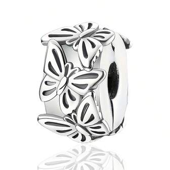 S925镀银，多种款式定位扣供您选择，夹扣锁设计，小巧尺寸，轻松搭配各种手链和项链。它们可以让您的珠宝组合更加个性化，轻松打造您的独特风格，让每件串珠配饰都更加与众不同。