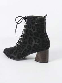 朋克复古新款时尚百搭女式系带厚底踝靴，浅灰色粒面皮革豹纹印花一字排开粗跟短靴和中筒靴