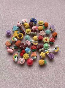 Set de 15 piezas de dijes con patrones de dibujos animados de colores aleatorios para decorar zapatos (no es una decoración insertada en una sola pieza)