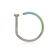 Nose Rings Are Simple And Unique Pierced Fashion Accessories. Wearing A Nose Ring Can Show A Fashionable And Cool Temperament. It Is A Common Wearing Scene In Street Fashion And Punk Style. - 彩色 - 查看 2