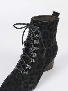 朋克复古新款时尚百搭女式系带厚底踝靴，浅灰色粒面皮革豹纹印花一字排开粗跟短靴和中筒靴