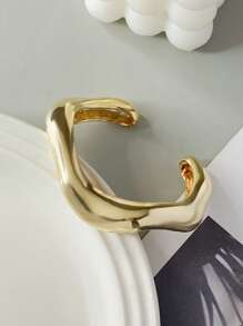 1pc Vintage Minimalist Asymmetrical Metal Water Drop Snake Cuff Bracelet, Personalized Exaggerated Simplified Geometric Abstract Design Luxury Elegant Bangle, Suitable For Women's Daily Commute, Holidays Gift, Friends Gathering And Banquet, Fashion Street Shooting, Runway Accessory