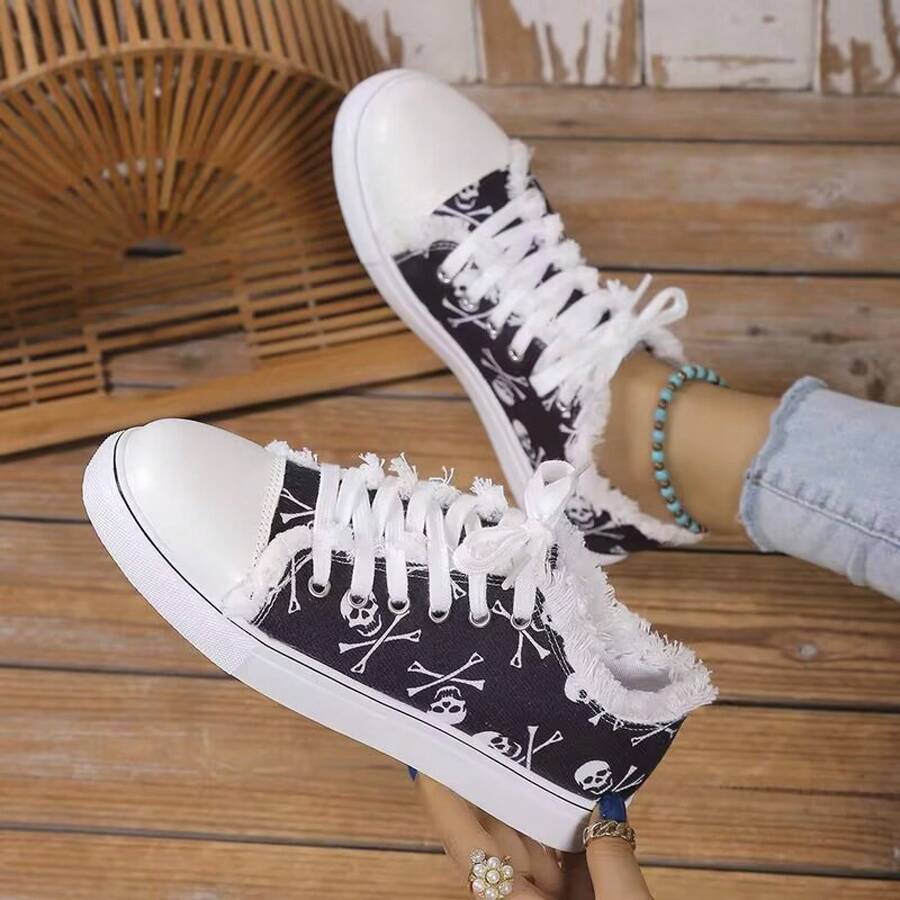 Large Size Flat Graffiti Canvas Shoes Women, Lightweight Slip-On Sneakers - Black - View 1