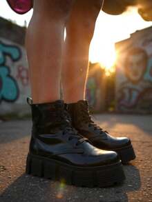 CHUNKY Platform Tractor Boot - Comfort And Style - 黑色 - 查看 11