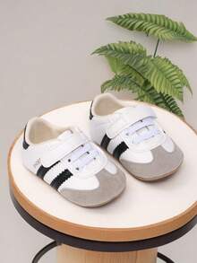 1 双幼儿男童条纹 PU 钩环软橡胶鞋底防滑舒适 0-15 个月婴儿爬行鞋，经典休闲运动鞋，适合春秋季