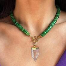 Boho Natürliche Kristallspitzen Anhänger Stein Muschelschale Natürliche grüne Muschelperle Anhänger Halskette für Frauen klassische Mode Halskette Damenschmuck