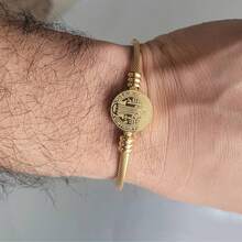 Pulseira Bracelete Luxo São Bento Ajustável Dourada Cabo de Aço Inoxidável 316L - Dourado - Visão 3