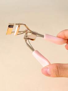 1pc Gold Eyelash Curler With 10pcs Replacement Pads, Essential Makeup Tool, Portable Eyelash Curler, Long-Lasting Natural Look, Suitable For All Eye Shapes, Home & Travel, Unisex