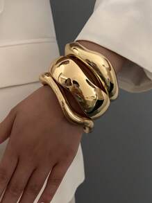 1pc Vintage Minimalist Asymmetrical Metal Water Drop Snake Cuff Bracelet, Personalized Exaggerated Simplified Geometric Abstract Design Luxury Elegant Bangle, Suitable For Women's Daily Commute, Holidays Gift, Friends Gathering And Banquet, Fashion Street Shooting, Runway Accessory