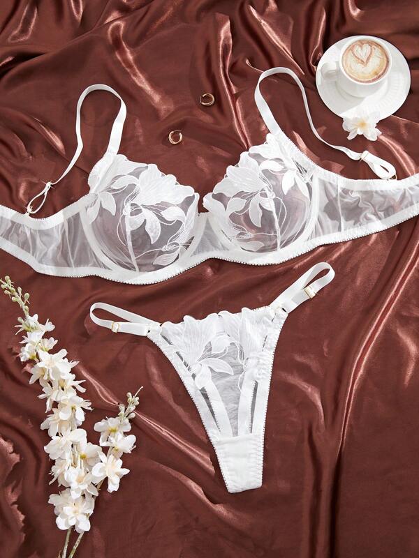 Plus Size Women's Lace Embroidery Sexy Lingerie Set, Underwire Full Coverage Bra & Panty