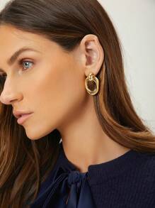 2 pièces Boucles d'oreilles créoles rétro exagérées avec motif géométrique unique, boucles d'oreilles élégantes et polyvalentes de mode de haute qualité pour femmes, portées de manière décontractée