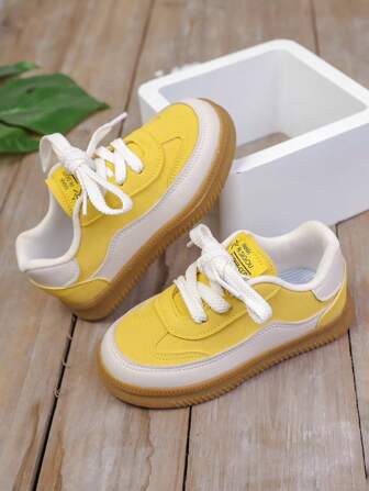 1 双儿童新款秋季运动鞋，女童时尚滑板鞋，设计百搭，适合男孩女孩户外、派对、聚会、旅行