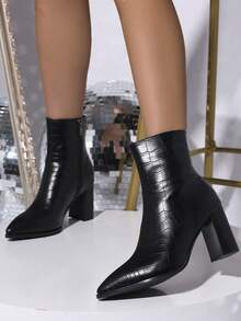 女式黑色性感动物压纹尖头粗跟侧拉链短靴，带保暖内衬