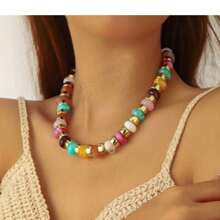 1 set de nouveau collier de perles bohème et coloré pour femmes, convient pour le porter lors de voyages ou de rassemblements extérieurs
