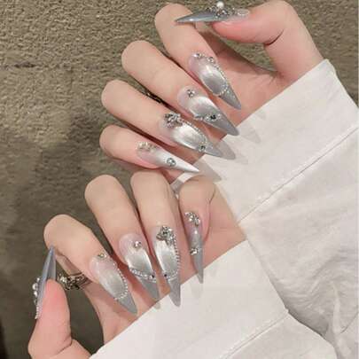 10 款高品质 DIY 手工假指甲，尖头长指甲搭配银色渐变法式极光猫眼手绘美甲贴纸，美甲压模套装美甲用品，小众设计时尚指甲装饰宝石搭配水钻，适合节日派对、聚会、日常佩戴。