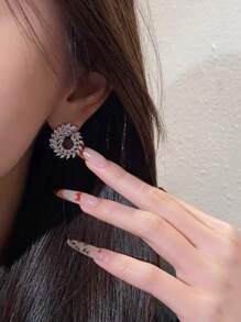 Ein Paar vielseitige und hochwertige, mit Verbundkunststoff-Zirkonia eingelegte runde Weidenblatt Ohrringe, exquisites und super glänzendes tränenförmiges Ohrringe Design, geeignet für Frauen für tägliche Partys, Dates, Reisezubehör Geschenke, Hochzeits-Accessoires Damen-Accessoires