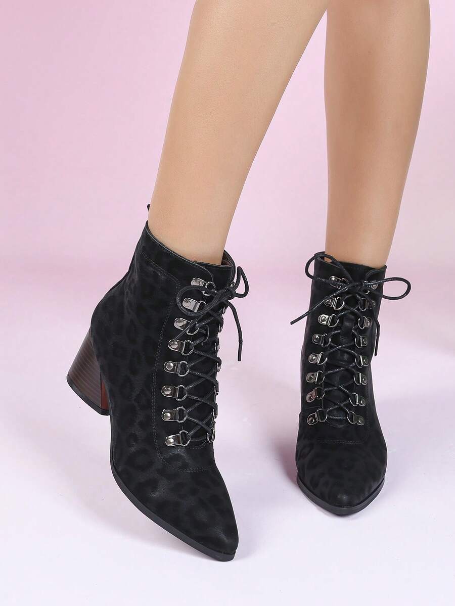 朋克复古新款时尚百搭女式系带厚底踝靴，浅灰色粒面皮革豹纹印花一字排开粗跟短靴和中筒靴