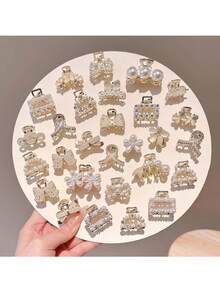 8 件装女士优雅仿珍珠发夹，多种金属迷你发夹，装饰性日常配饰及礼品，秋冬季花朵爪夹发饰，适合女士度假装扮和夏季海滩造型 - 白色 - 查看 4